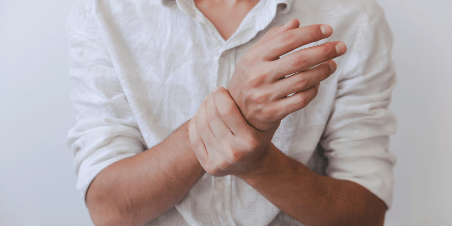 skauda sąnarį ant riešo ką daryti artritas rankų ir jo gydymas