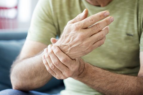 swollen painful joints on one side of body rankų neveikia artritu