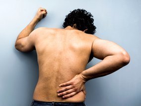 skausmas nugaros ir pilvo apacioje problemos su bendrų žandikaulių