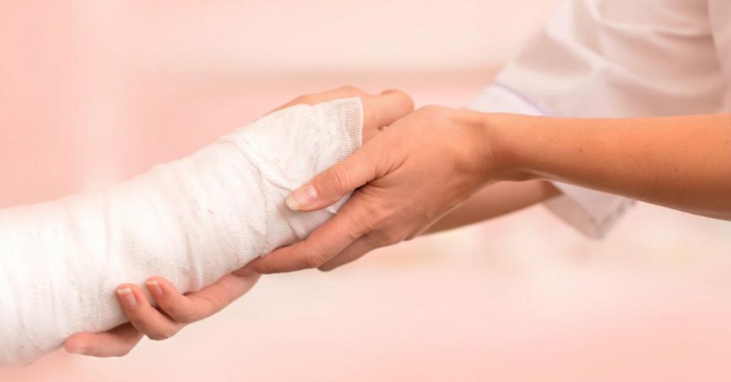 bendras ant rankos skauda ​​ką daryti namuose gydymas pirštų sąnario